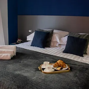 Doron Living , Bari Włochy